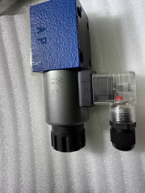 MAN Valve 6121158-8 thumbnail