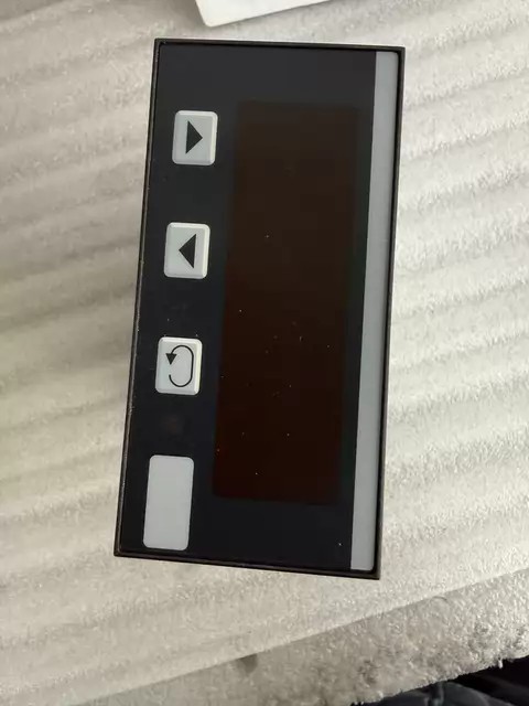 Senseca Temperature Controller EP9648-3-15-0-00 thumbnail