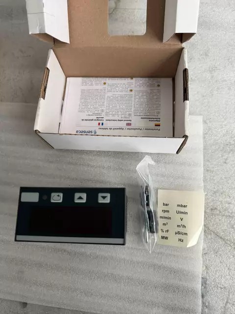 Senseca Temperature Controller EP9648-3-15-0-00 thumbnail