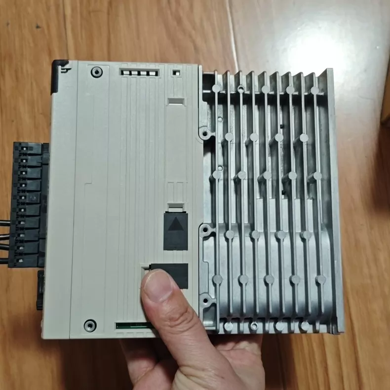 Yaskawa Servo Drive SGDV-2R8A11B