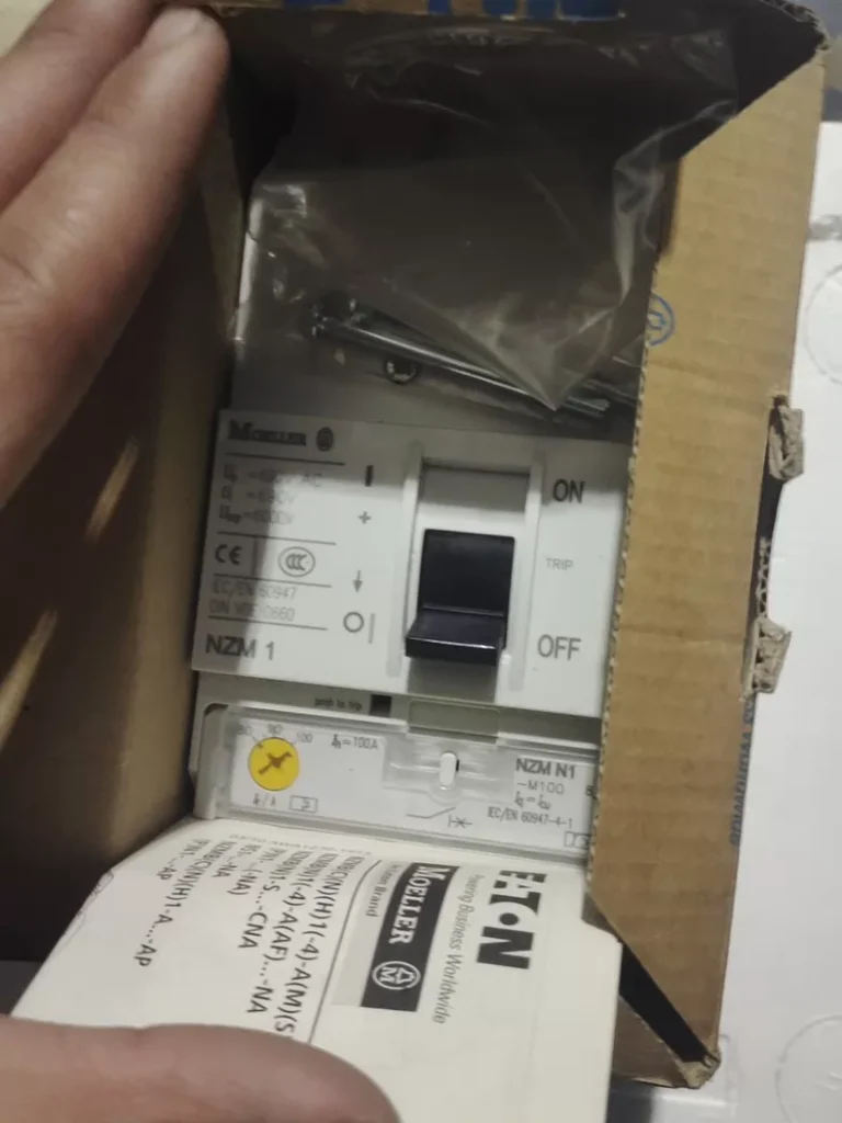 Eaton Moeller Molded Case Circuit Breaker NZM1-M100 thumbnail