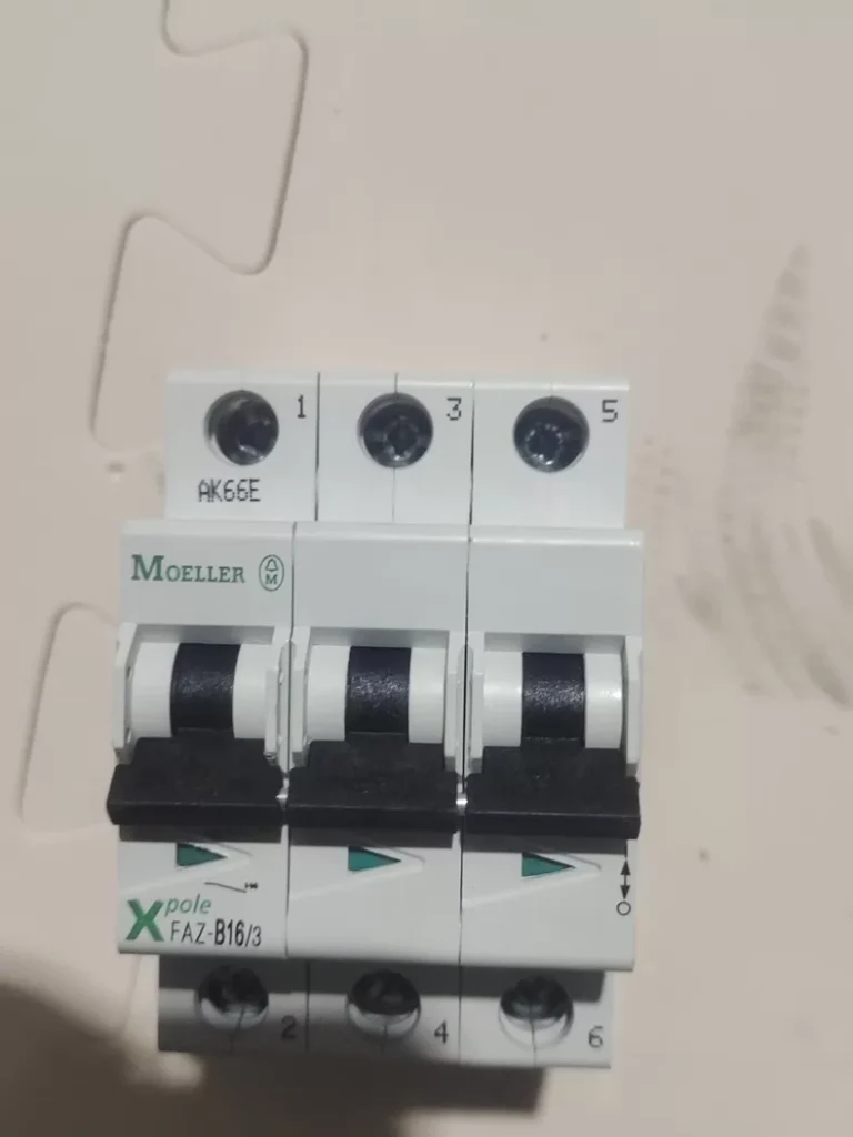 Eaton Moeller Miniature Circuit Breaker FAZ-B16/3 thumbnail
