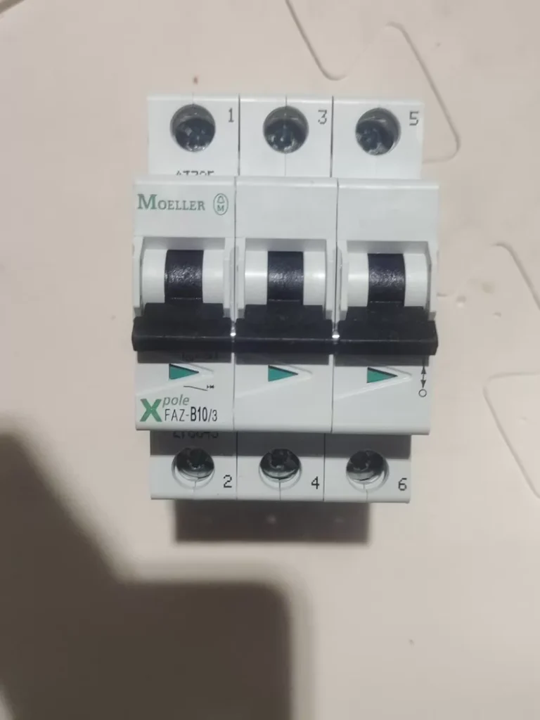 Eaton Moeller Miniature Circuit Breaker FAZ-B10/3 thumbnail