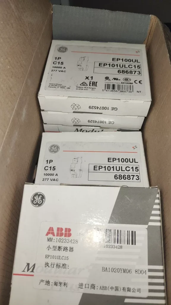 GE Circuit Breaker EP100UL EP101ULC15 thumbnail