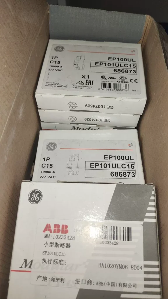 GE Circuit Breaker EP100UL EP101ULC15 thumbnail