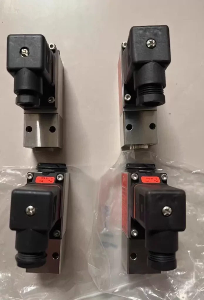 Danfoss Pressure Sensor 060N1105 thumbnail
