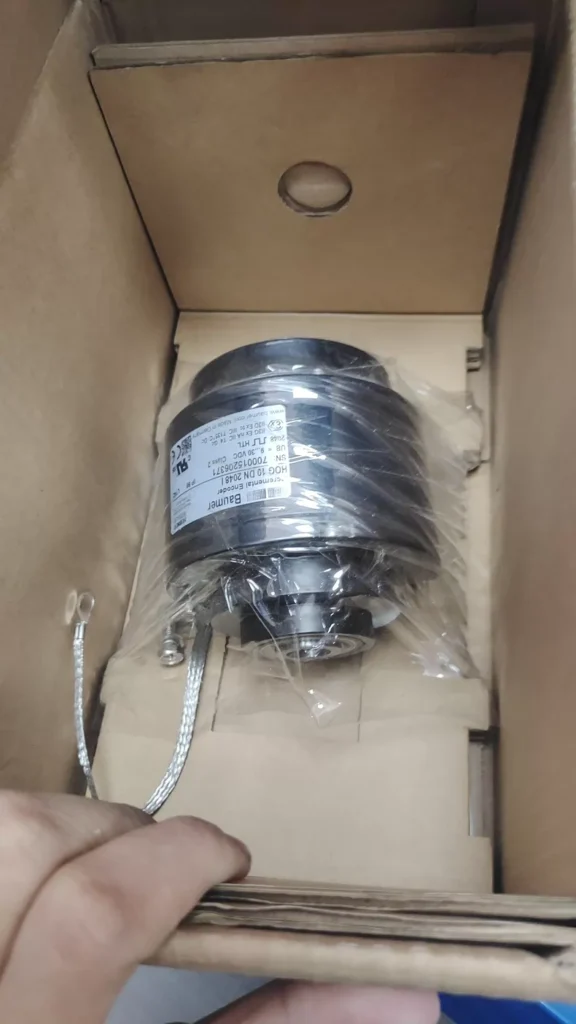 Baumer Incremental Encoder HOG 10 DN 2048 I LR 17K KLK-AX thumbnail