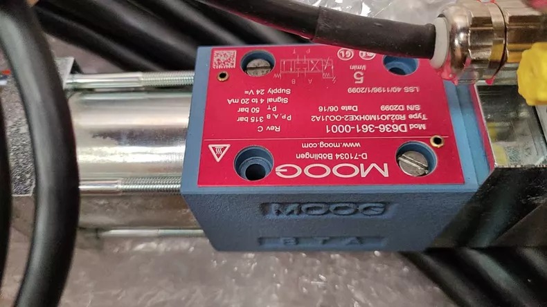 MOOG Valve D636-361-0001 - Image 1