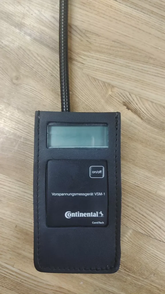 1036841586704