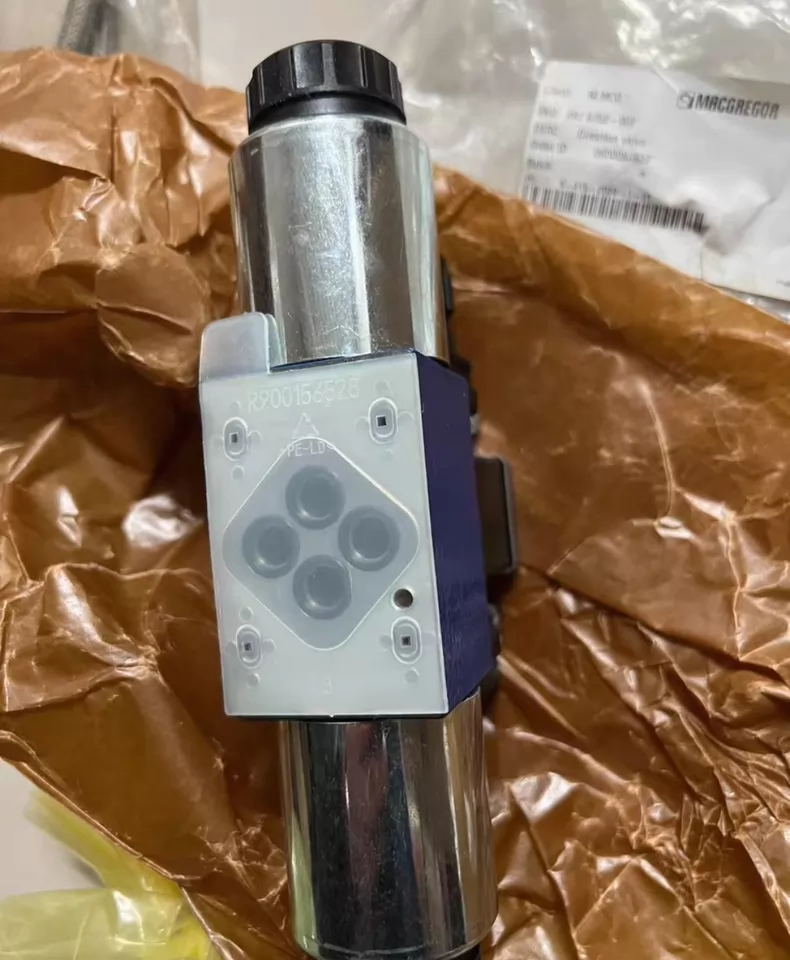Bosch Rexroth Valve 4WE10D50 thumbnail