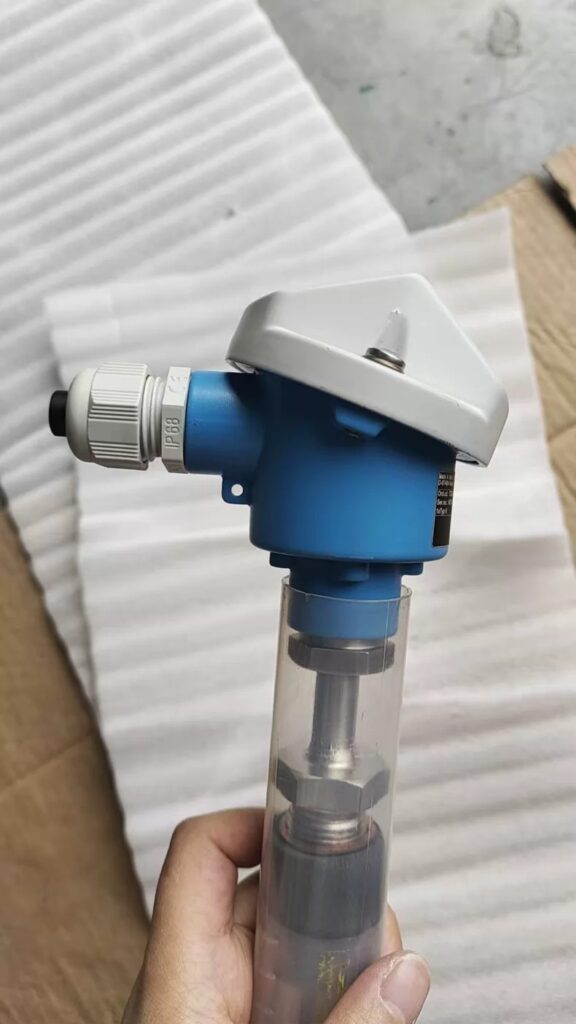 Endress+Hauser Sensor TCB8-AA8C1X3GM2004-20mA thumbnail