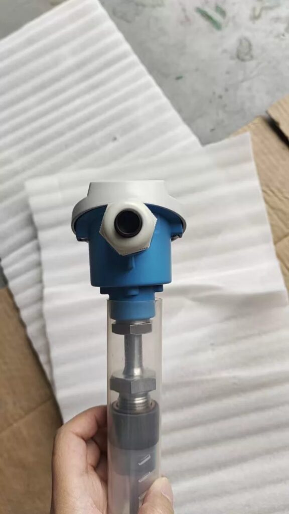 Endress+Hauser Sensor TCB8-AA8C1X3GM2004-20mA thumbnail