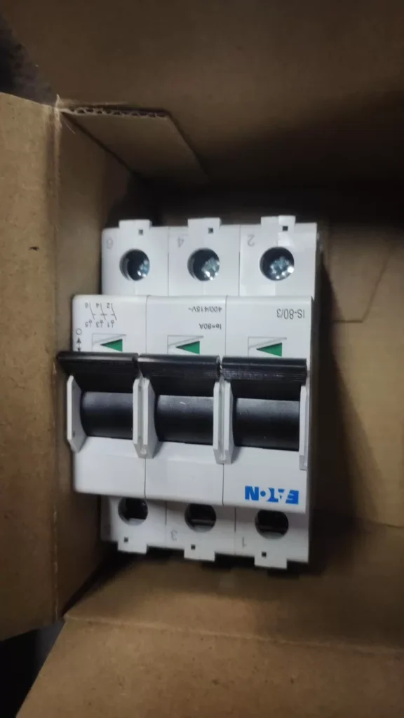 Eaton Isolator Switch IS-40/3
