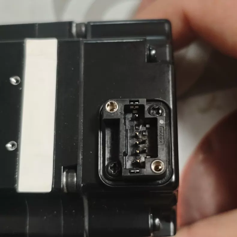 Yaskawa Servo Motor SGMJV-04A3A61 thumbnail