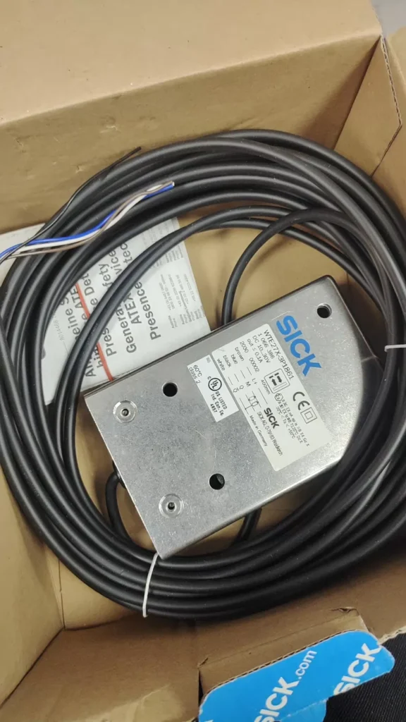 SICK Photoelectric Sensor WTX27X-3P1861 thumbnail