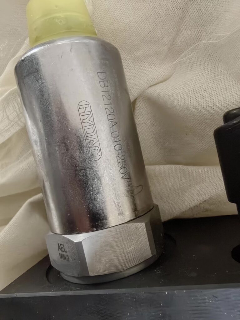 HYDAC Valve DB12120A010-250V thumbnail