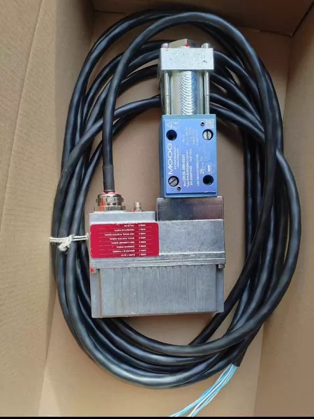 MOOG Valve D636-386-0001 - Image 1