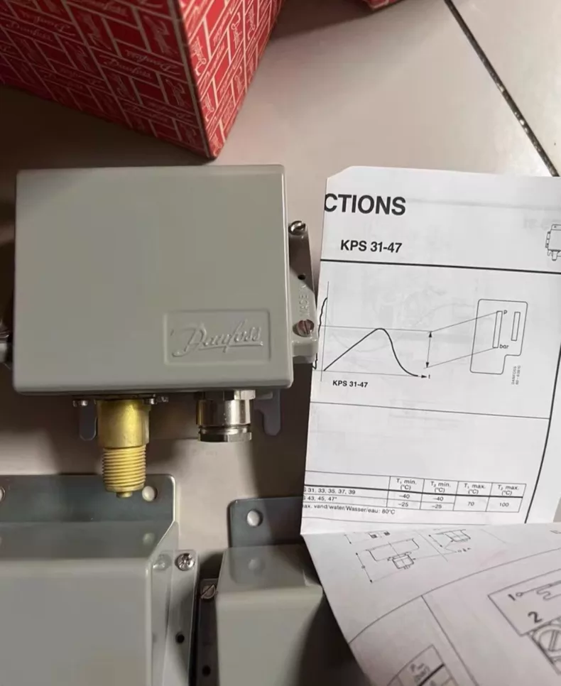 Danfoss Pressure Switch KPS 35 thumbnail