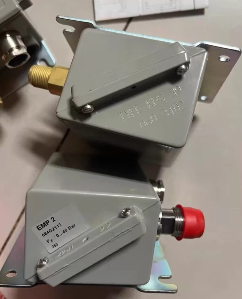 Danfoss Pressure Switch KPS 35 thumbnail