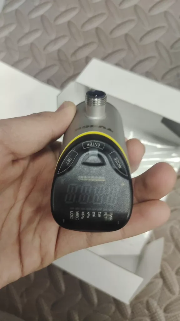 Turck Pressure Sensor PS510-10V-01-LI2UPN8-H1141 thumbnail