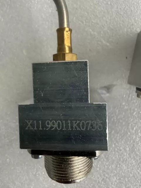 MAN Temperature Sensor X11.99011K736 thumbnail