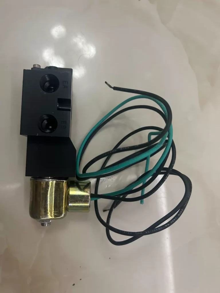 VERSA Solenoid Valve CSG-4232-NB1-PC-D115 thumbnail