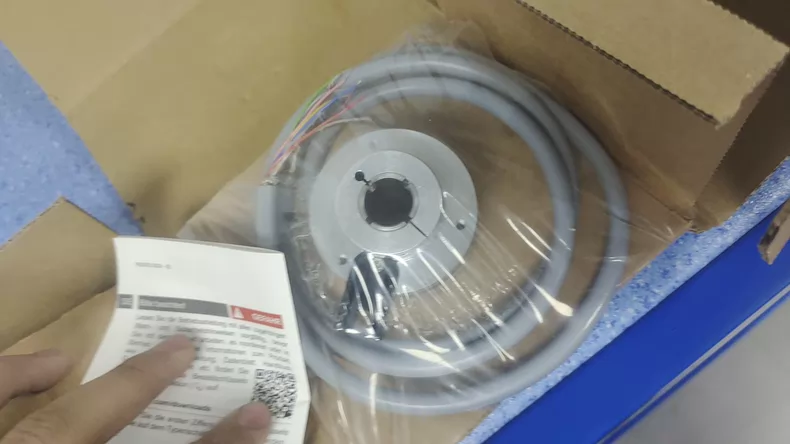 Kuebler Incremental Encoder 8.5020.1A1E.1024 thumbnail