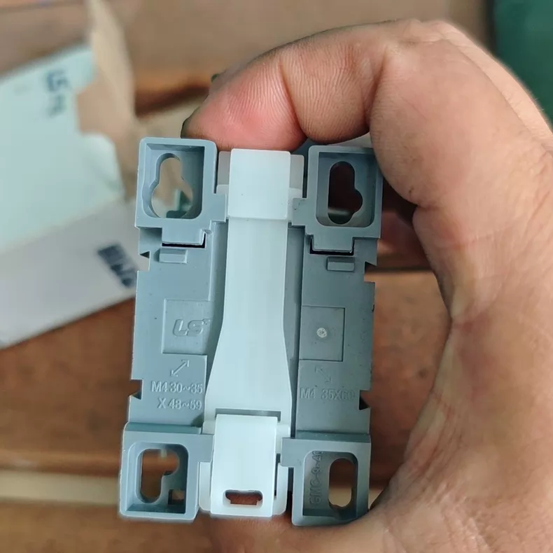 LS Electric Contactor GMC(D)-18 thumbnail