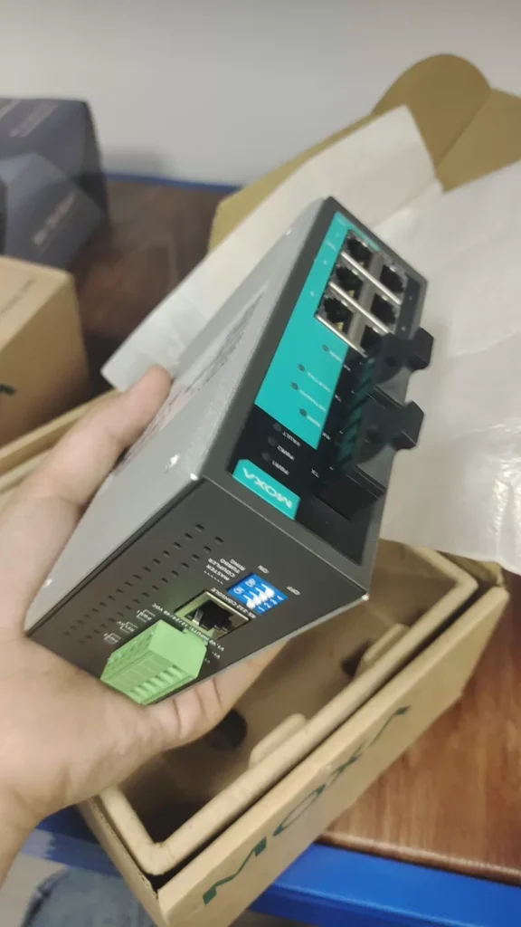 MOXA Industrial Ethernet Switch EDS-408A-SS-SC-T thumbnail