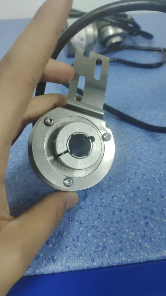 Baumer Encoder ITD2LH00 1024 T NI KT1.0 E 14 IP65 021 thumbnail