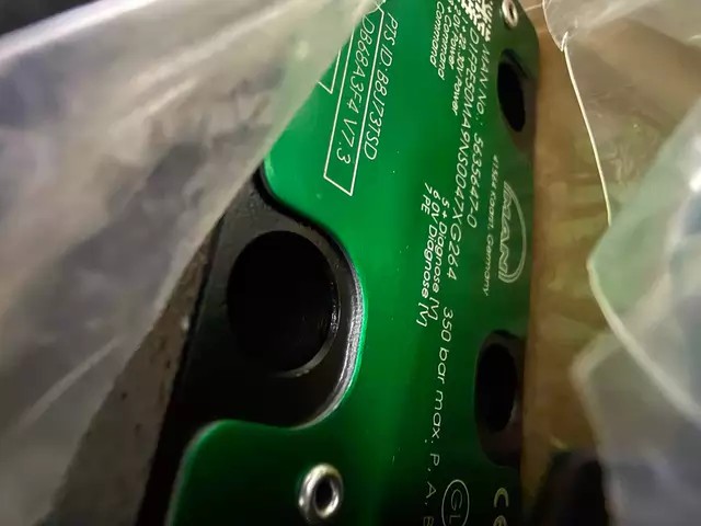 MAN Valve 5635647-0 thumbnail