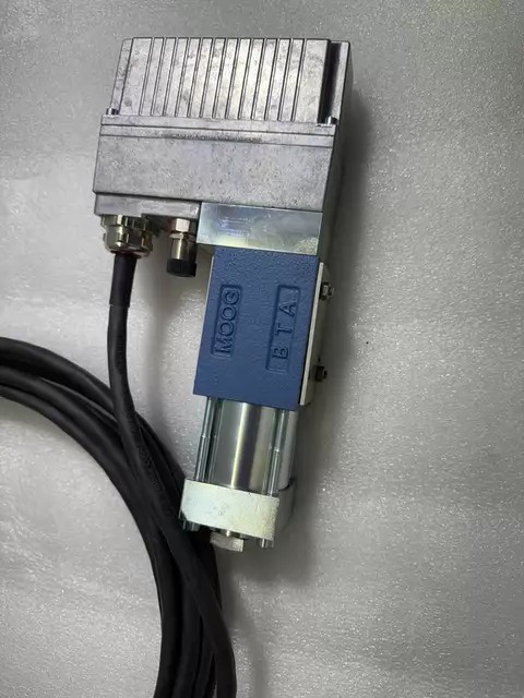 Moog Proportional Valve D636-453-0001 thumbnail