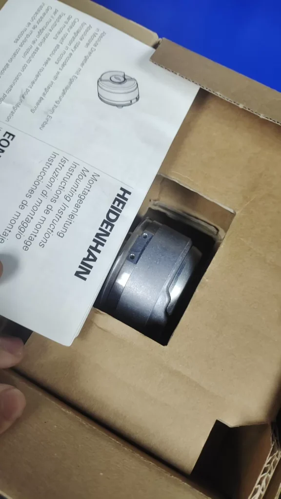 HEIDENHAIN Encoder EQN 1325 2048 62S12-78 K (823901-52) thumbnail