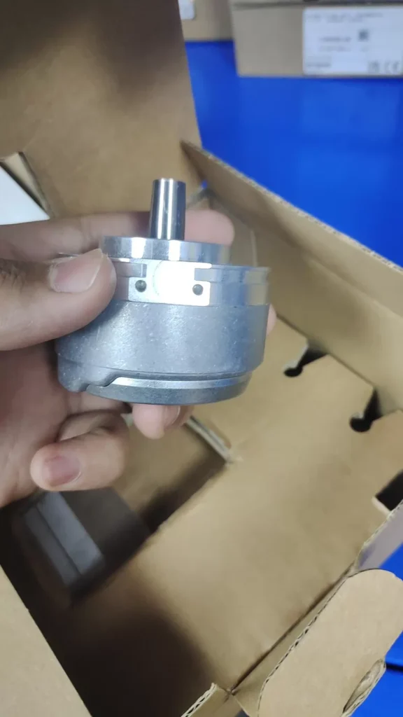 HEIDENHAIN Encoder EQN 1325 2048 62S12-78 K (823901-52) thumbnail