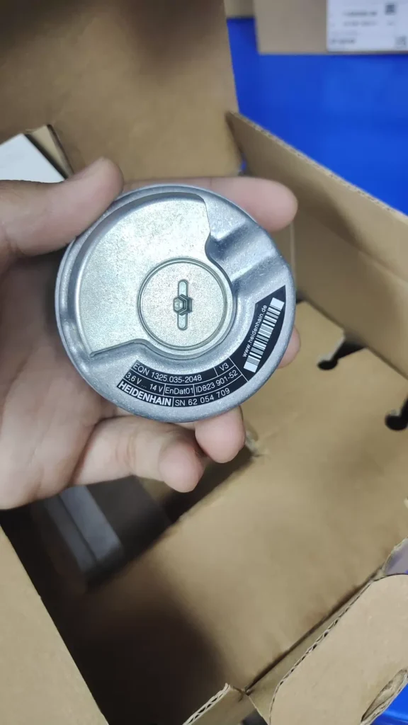 HEIDENHAIN Encoder EQN 1325 2048 62S12-78 K (823901-52) thumbnail