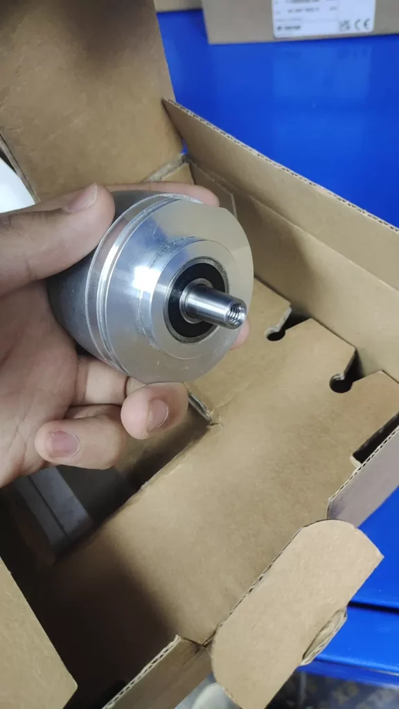 HEIDENHAIN Encoder EQN 1325 2048 62S12-78 K (823901-52) thumbnail
