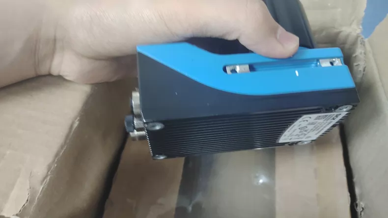 SICK Laser Distance Sensor V2D632R-MWMFB4 thumbnail