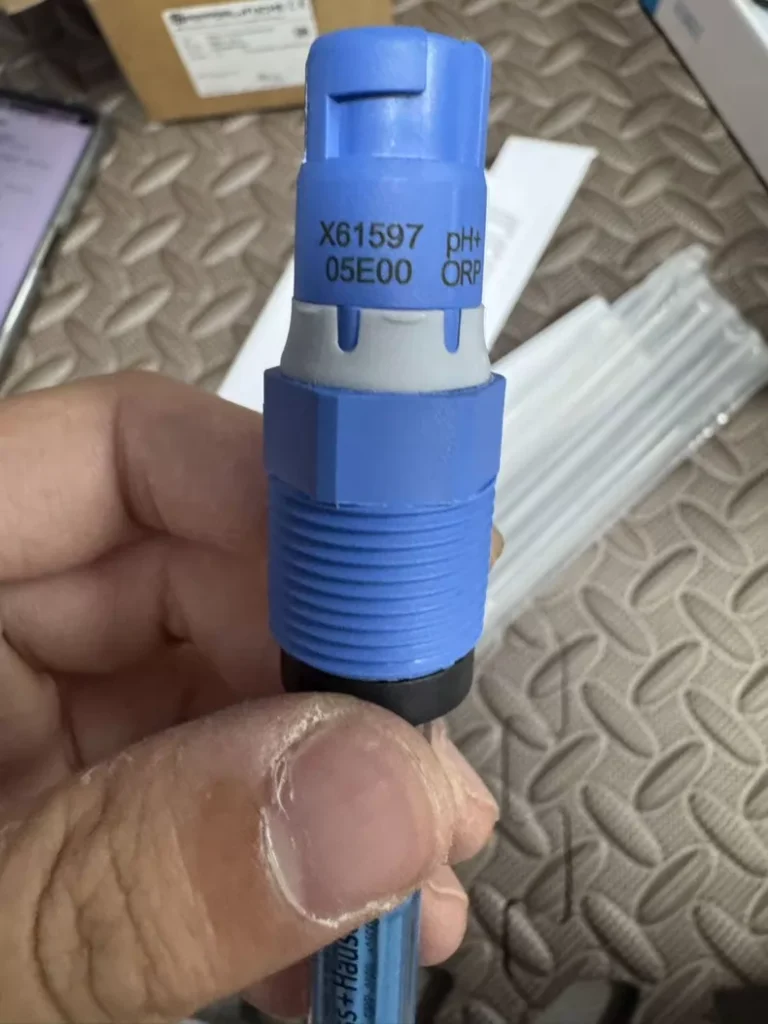 Endress+Hauser pH Sensor CPS76E-1Q09/0 (CPS76E-AA7BTB2) thumbnail
