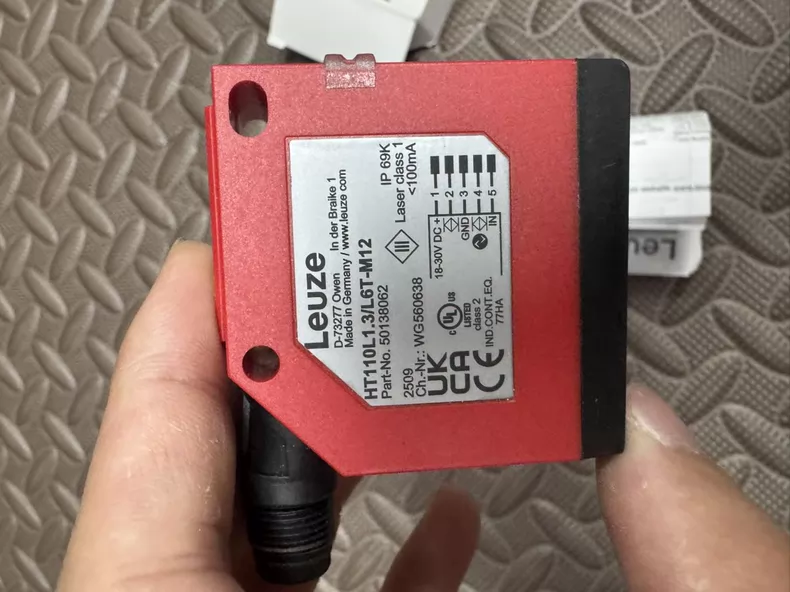 Leuze Photoelectric Sensor HT110L1.3/L6T-M12 thumbnail