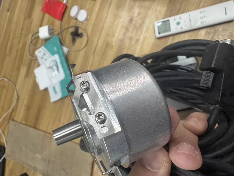 Heidenhain Encoder EQN413 2048 16S15-58 K thumbnail
