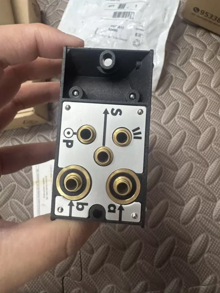 Parker Pneumatic Valve PXP-A11 thumbnail