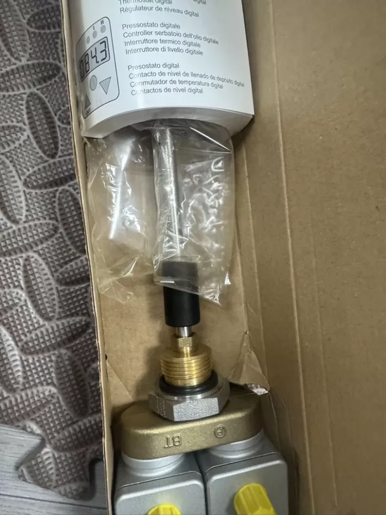 Parker Temperature Controller SCLTSD-520-10-07 thumbnail