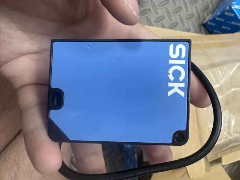 SICK Laser Distance Sensor OD1000-6001R15 thumbnail