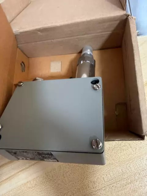Trafag Pressure Transmitter 8202.25.2210 thumbnail