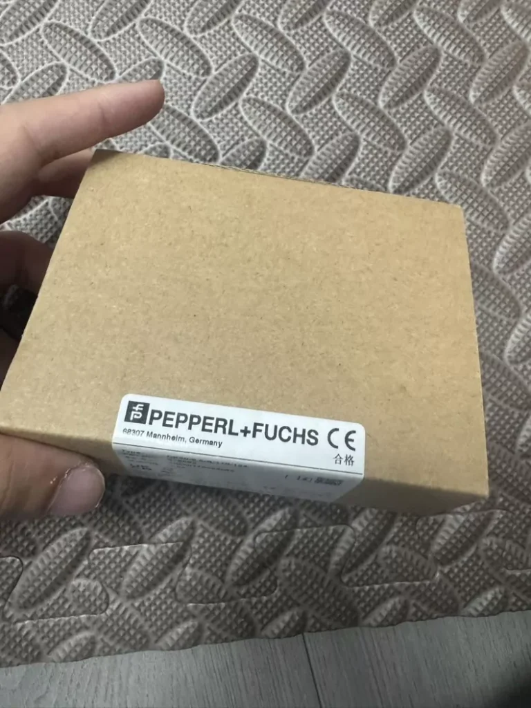 Pepperl+Fuchs Photoelectric Sensor DK20-9.5/B/110/124 thumbnail