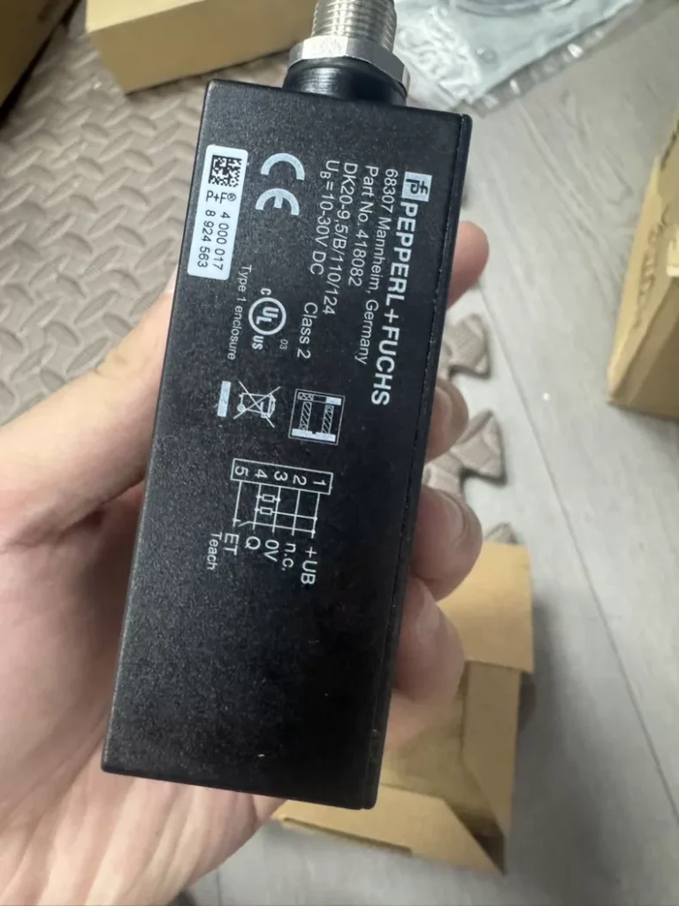 Pepperl+Fuchs Photoelectric Sensor DK20-9.5/B/110/124 thumbnail