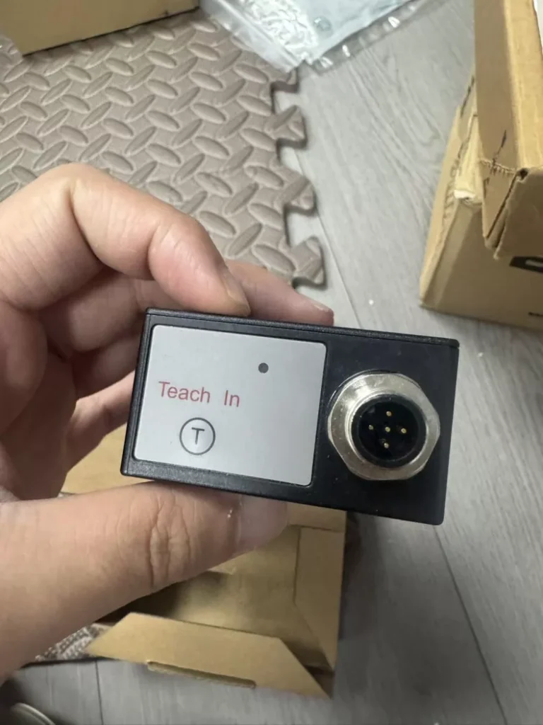 Pepperl+Fuchs Photoelectric Sensor DK20-9.5/B/110/124 thumbnail