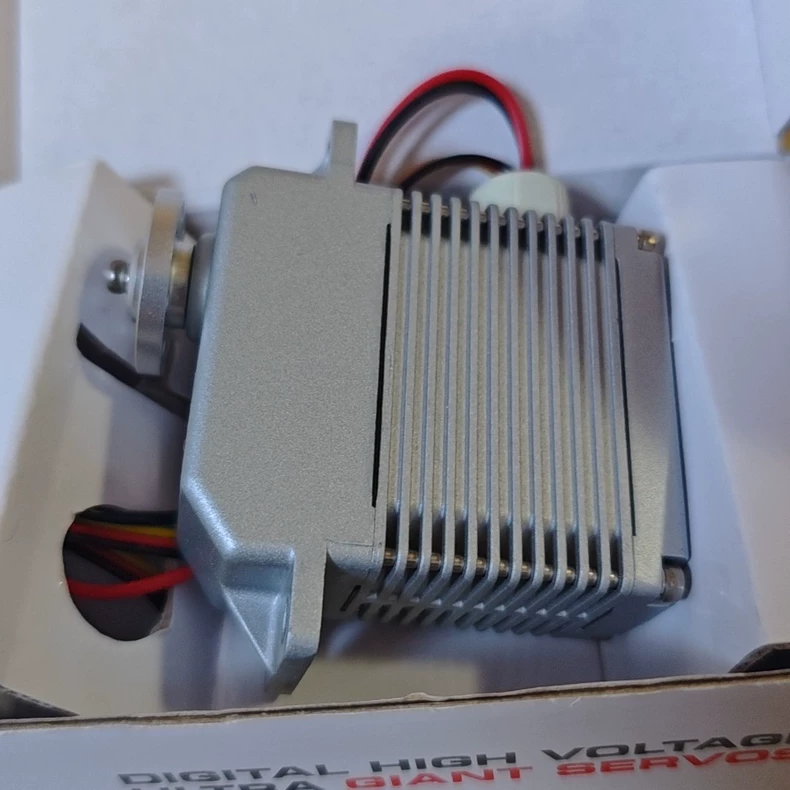 Hitec HS-1000SGT Digital High-Voltage Servo thumbnail