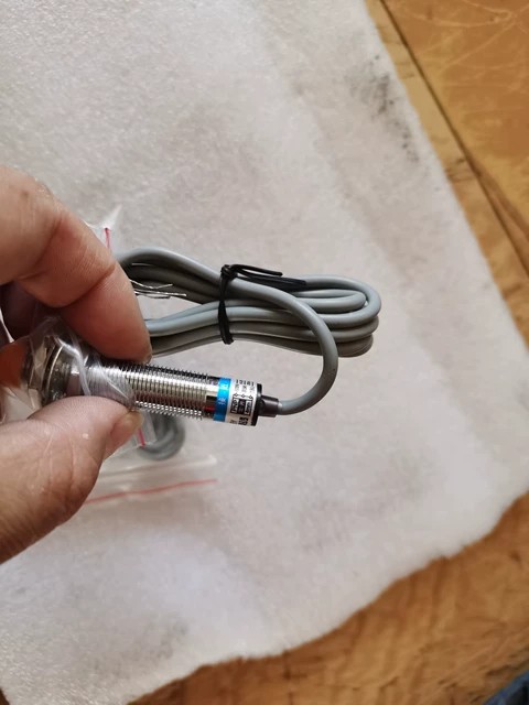 HUGONG Switch LJ12A3-4-Z/BY thumbnail