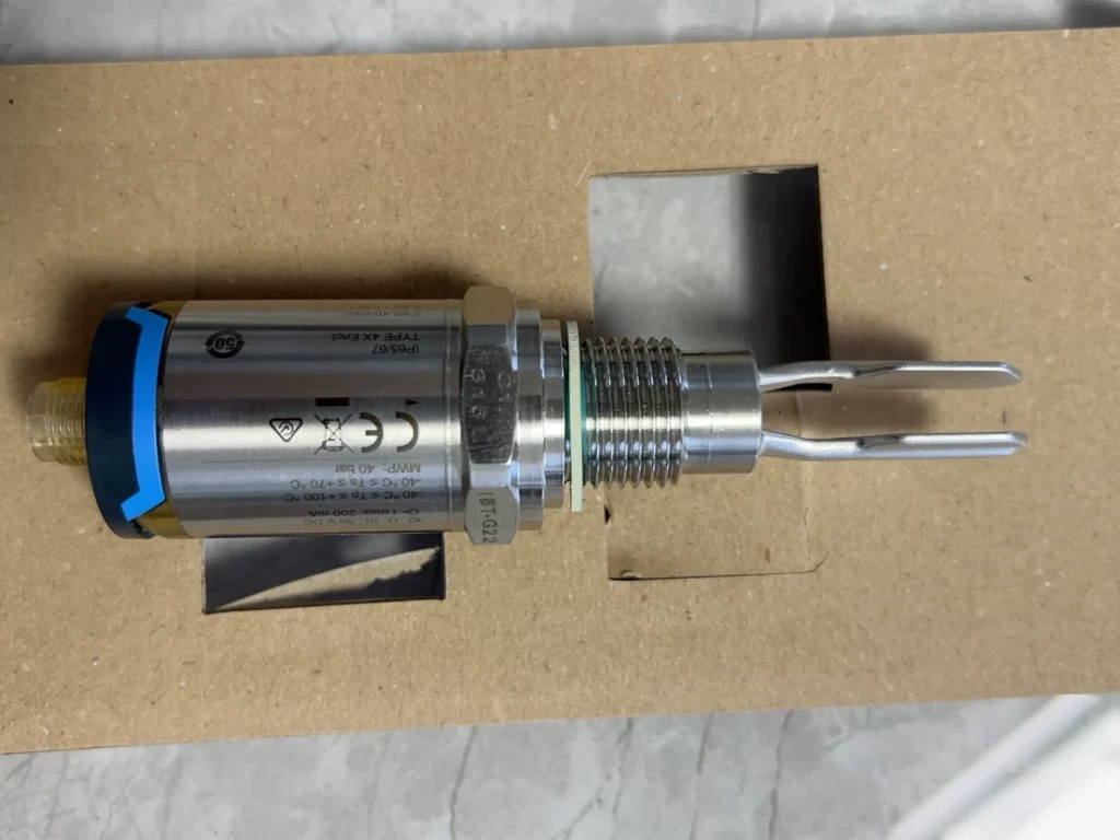 Endress+Hauser Tuning Fork Level Switch FTL31-1102/0 thumbnail